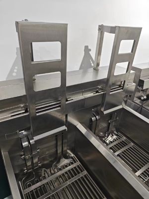 Automatischer Aufzug Elektrische Doppelkrüge 28KW Chips Offener Fritter mit Ölfiltersystem