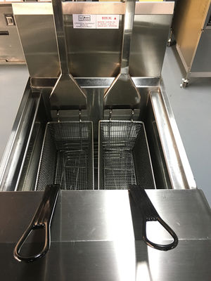 Automatisches Heben und Herunterlegen Ein Topf Zwei Körbe Gasheizung Chips Offener Tiefbrater