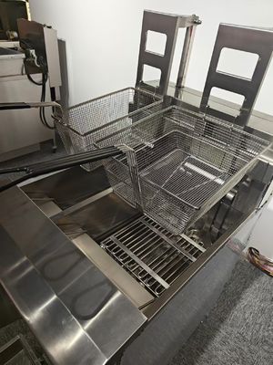 21.4KW Doppeltank 11.6L+21.5L Digitale Computerplatte Elektrische Chips Offene Bratmaschine