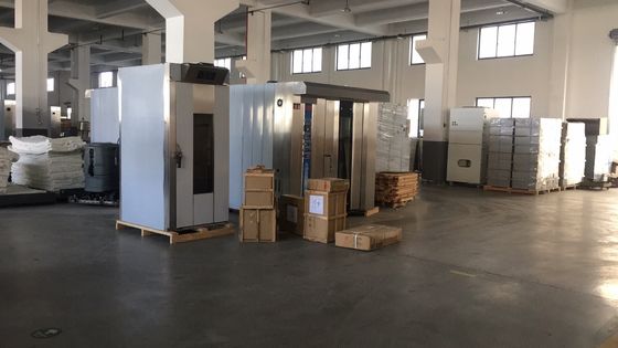 Dieselöl 380V/220V 32 Trays Bäckerei Rotationsofen mit Trays und Trolley