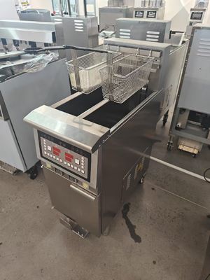 Zwei Töpfe Zwei Körbe 7.5L*2 Kleine Kapazität 14kw Öl sparen Elektrische offene Fritter mit Ölfiltration