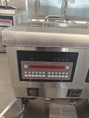 Digitale Computerplatte Zwei Töpfe Vier Körbe Automatische Tieffriture GAS Offene Tieffriture